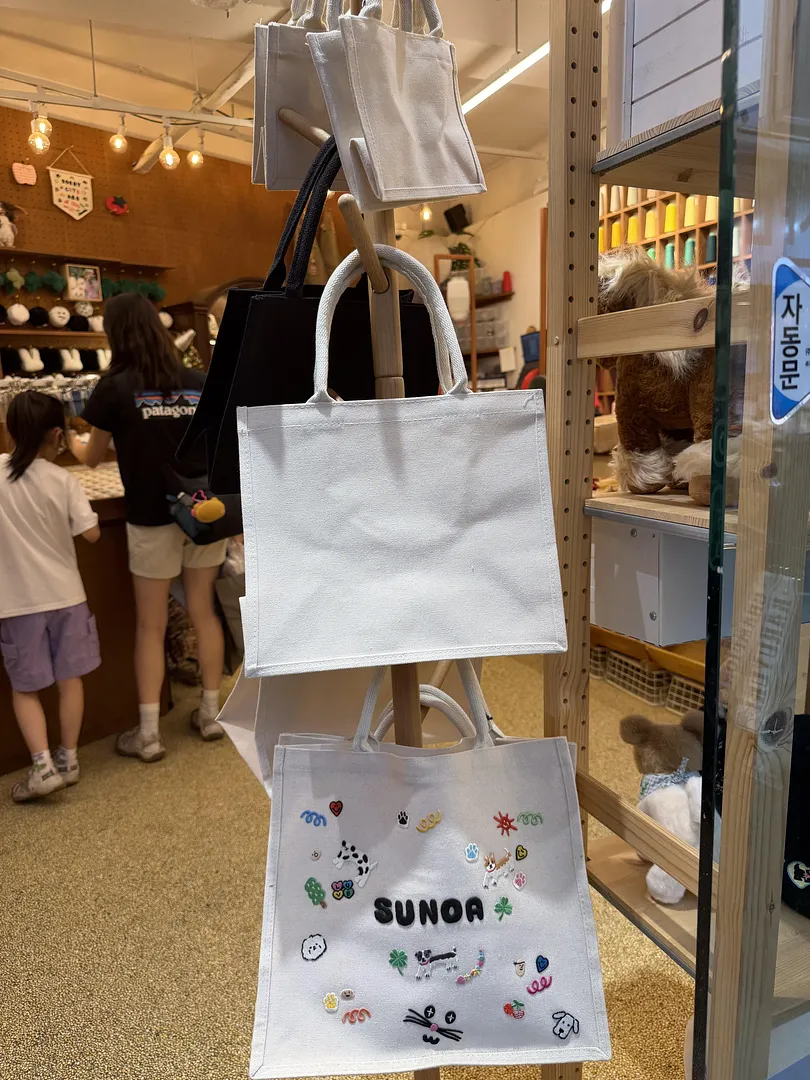 Found a cute little DIY spot in Myeongdong! (4/5)