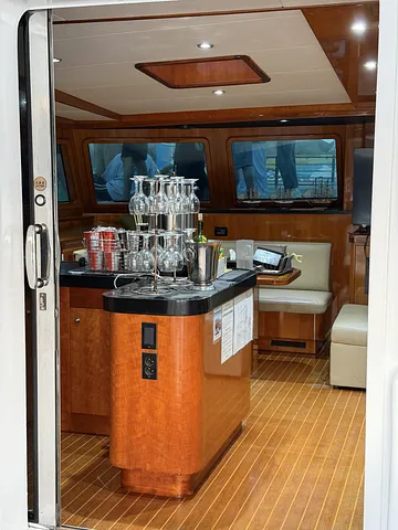 Jeju’s Sunset Yacht Experience (3/5)