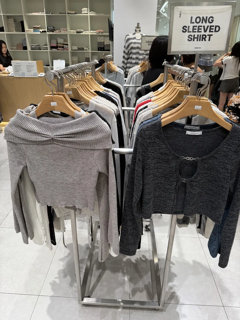 Found one of the cheapest clothing stores in Myeongdong! (3/5)