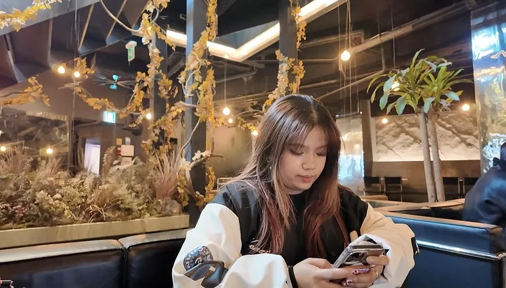 A calm cafe inside Hongdae (4/4)