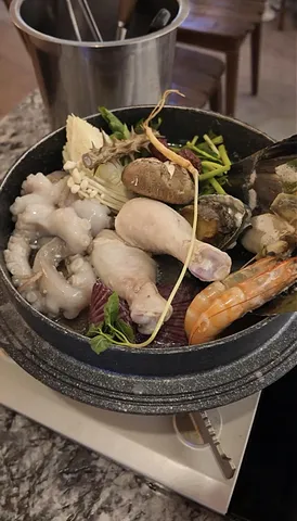 Korean Traditional Hot Pot (1/4)
