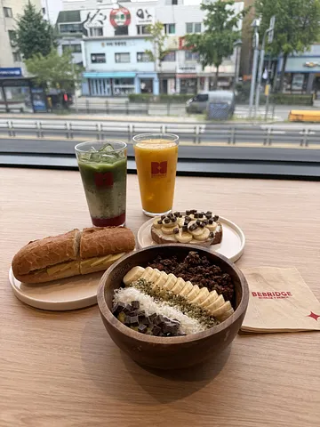 A wellness café in Hongdae (2/2)