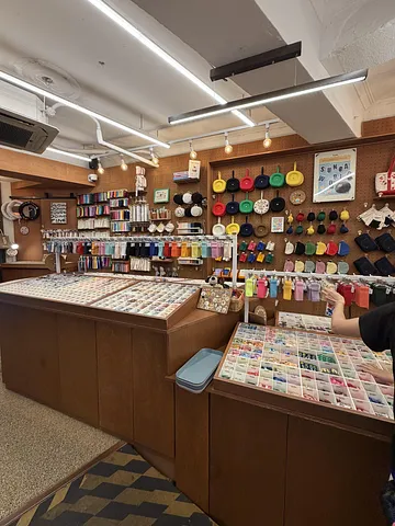 Found a cute little DIY spot in Myeongdong! (5/5)