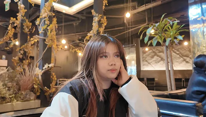 A calm cafe inside Hongdae (2/4)