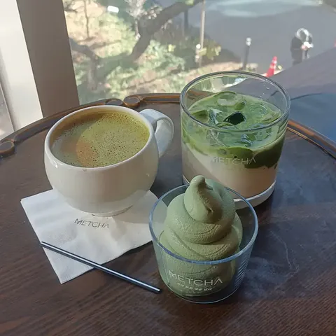🍵 Matcha stop in Myeongdong 🇰🇷 (2/3)