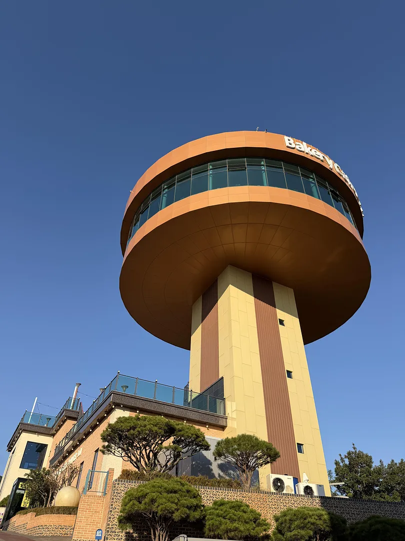 The 360° Café You Need to Visit in Daebudo (2/5)
