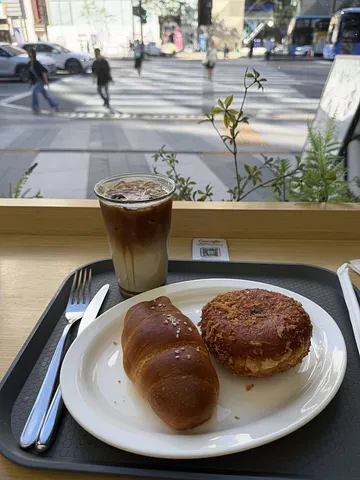 Looking for an easy breakfast around Gangnam Station? (1/2)