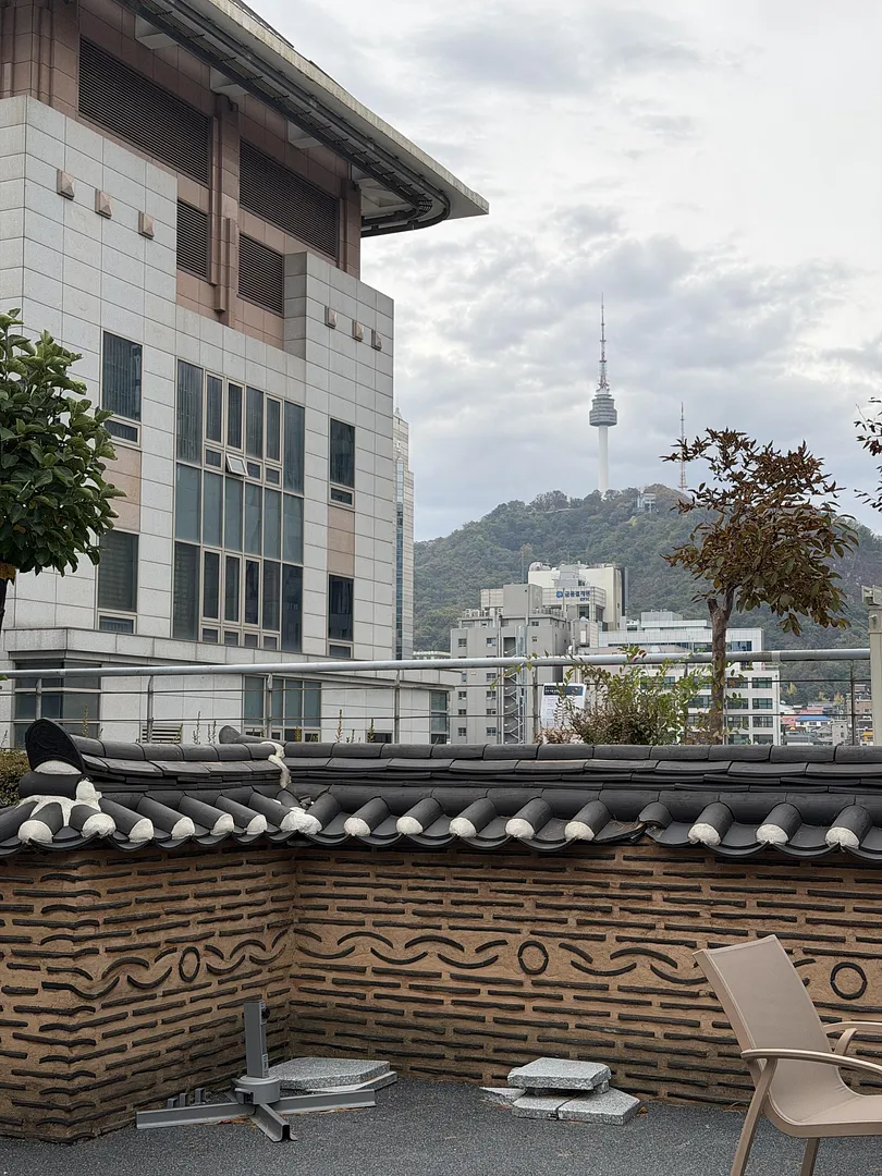 A Unique Cabin Stay in Myeongdong with a Namsan View (1/5)