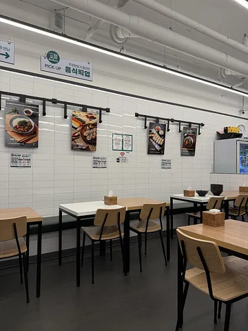 A 24-hour Korean restaurant in Myeongdong, under 10.000 KRW (2/3)