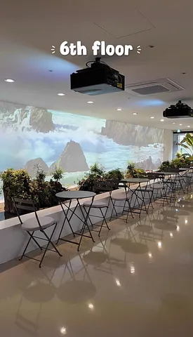 Tallest cafe in Hongdae (5/5)