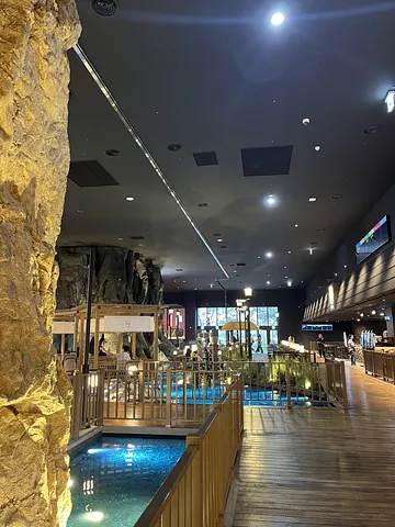     A Must-Visit Destination, Not Just a Food Court (5/5)