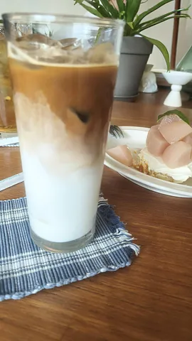 🍑 Summer on a Plate: The Famous Peach Tiramisu at Ordinary Heroes in Daegu (2/2)