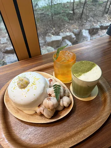 Must-visit souffle pancake cafe in Seongsu (1/4)