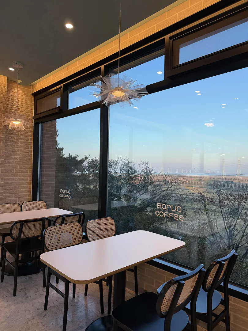 The 360° Café You Need to Visit in Daebudo (3/5)