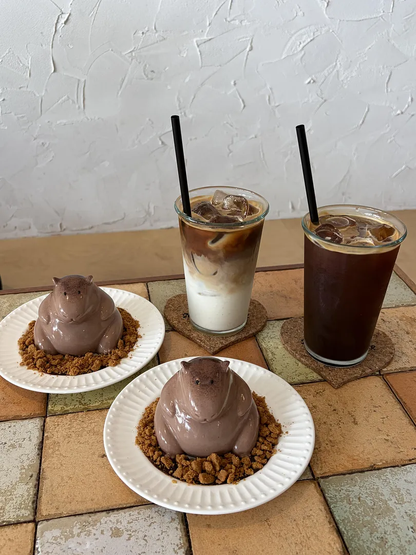 A Cafe You Should Visit!  (2/3)