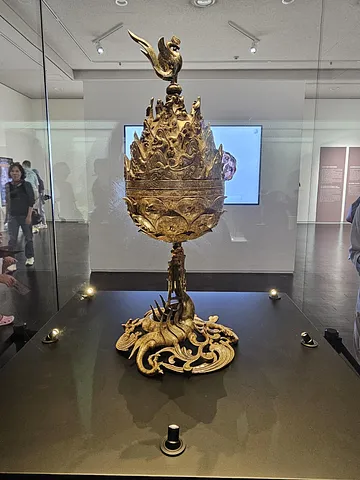 Gilt-bronze Incense Burner of Baekje (백제금동대향로) (1/3)