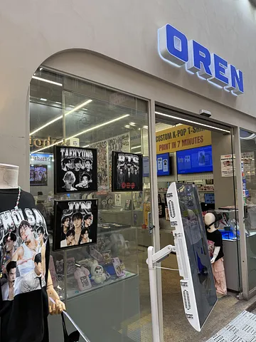     Make your own Korean souvenir in Myeongdong!  (5/5)