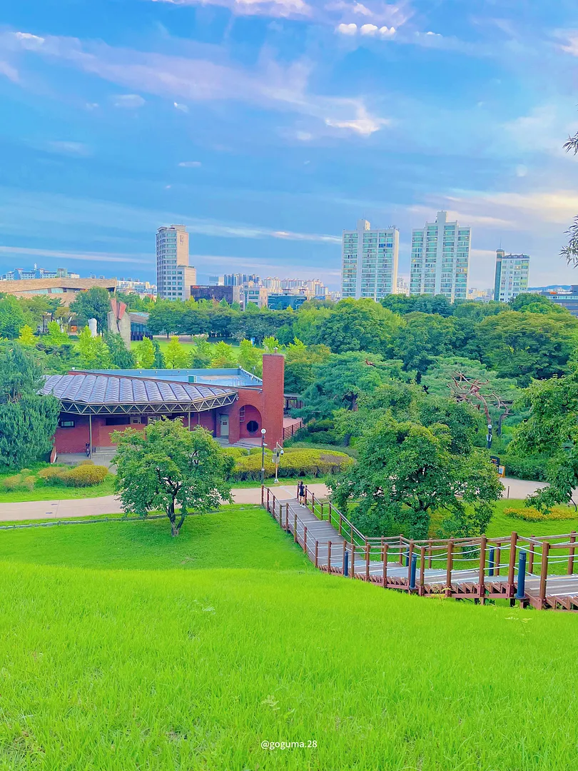 Seoul Olympic Park (2/5)