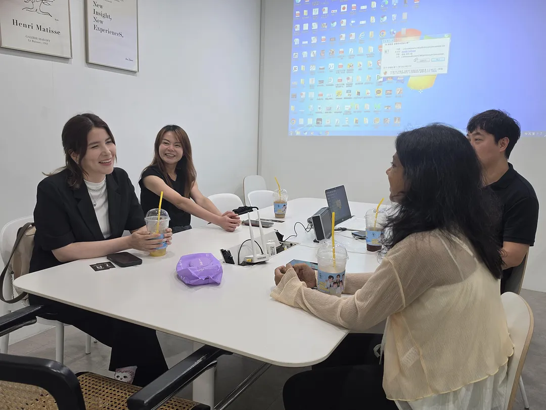 X30 had a meaningful meeting at our office with Debbie from Singapore and Pinku_lu from Peru.

It was a valuable op...