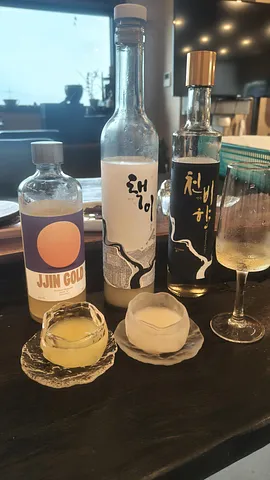 🍶 A Taste of Traditional Korean Makgeolli 🇰🇷 (1/2)