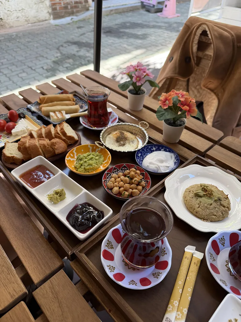 I FOUND AUTHENTIC TURKISH FOOD IN SEONGSU (2/4)