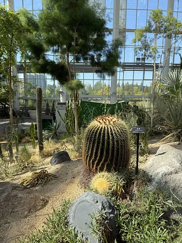 One of Suwon’s Prettiest Spots (2/5)