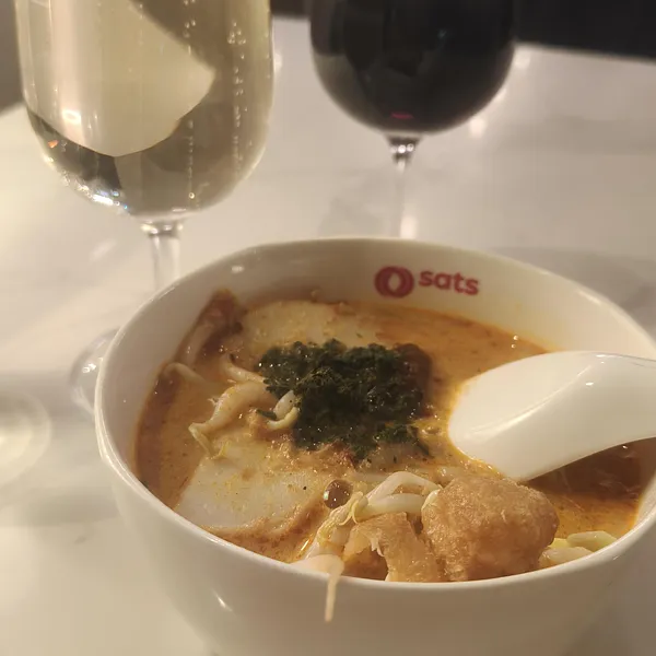 Laksa and Wine at Changi Airport